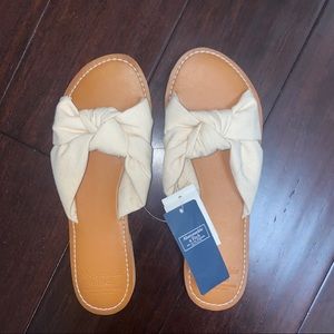 Abercrombie White Knot Slide Sandals